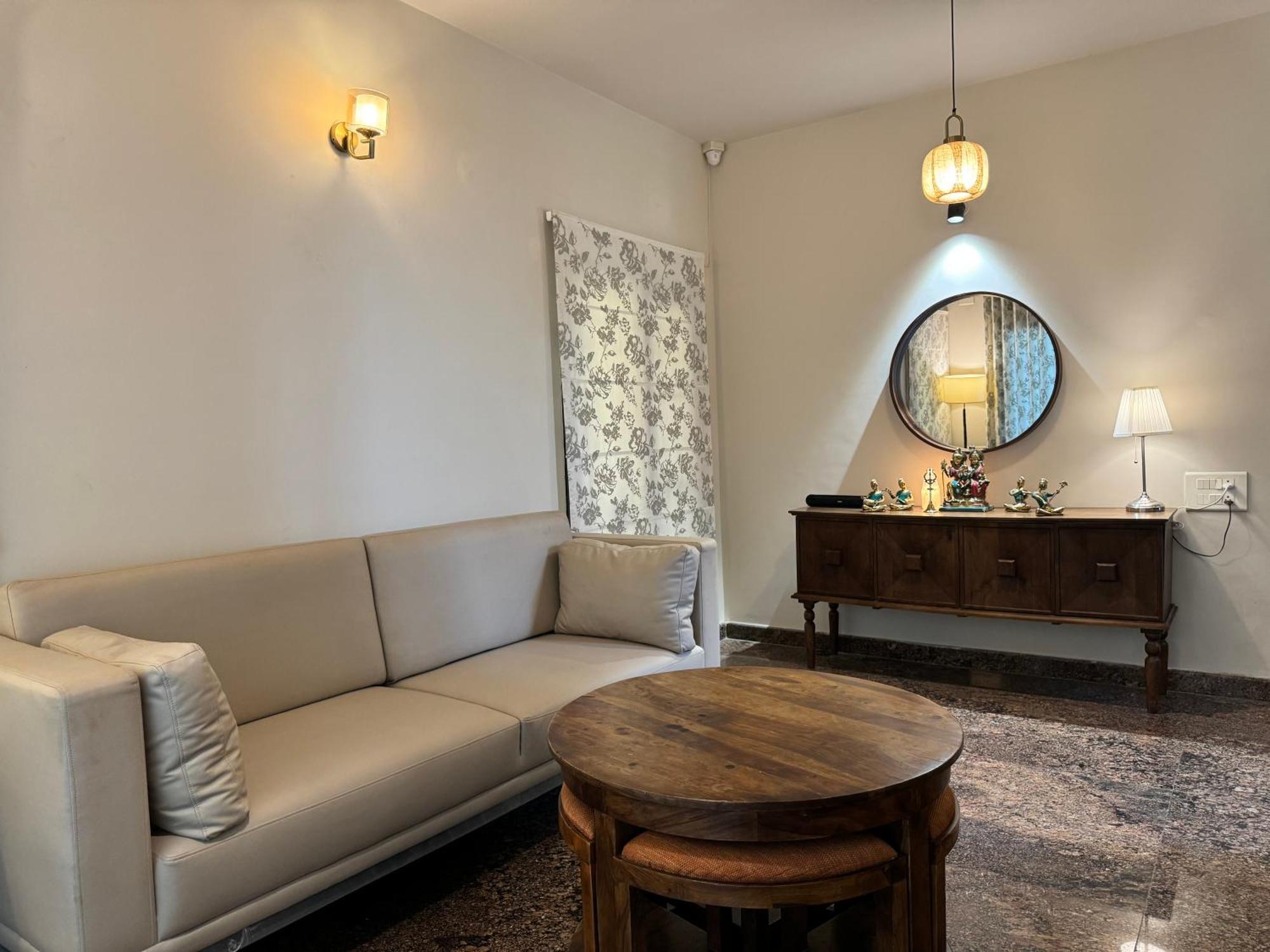 Idam Na Mama Apartment Бангалор Екстериор снимка