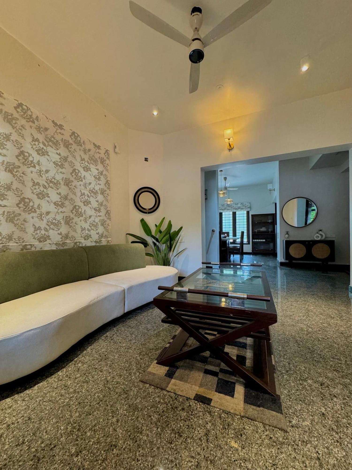 Idam Na Mama Apartment Бангалор Екстериор снимка